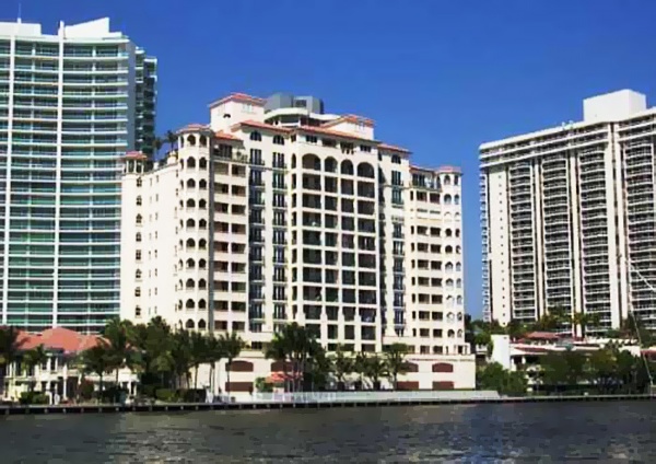Bella Vista North - Florida Waterfront Condos